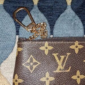 Louis vuitton change purse